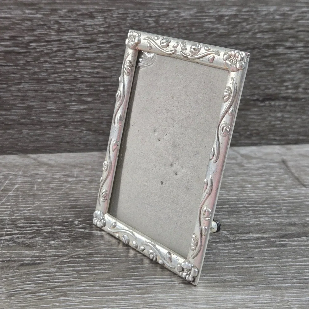 Elsa L Floral Vine Silver Tone 3.5x3 Miniature Desktop Picture Photo Frame